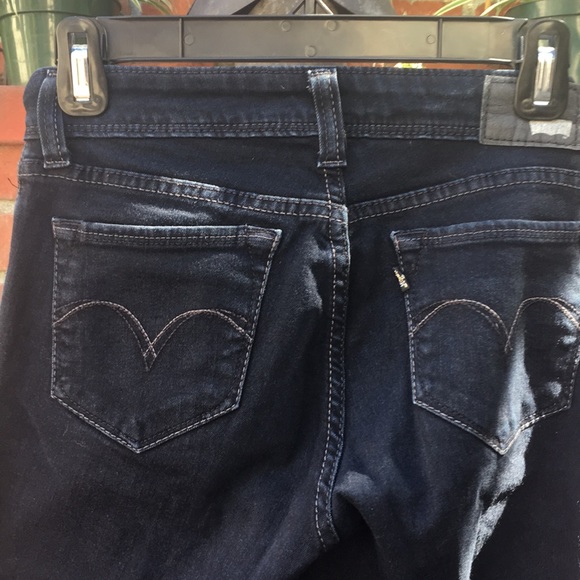 Levi’s Bold Curve Low Rise Skinnies. (cropped) - Picture 4 of 5